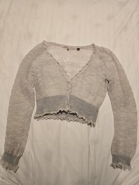 Knitted & Knotted Cropped Light Gray Lace Knit Sweater Top M/L